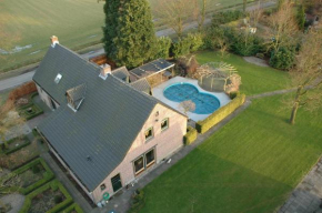 Hotels in Wouwse Plantage